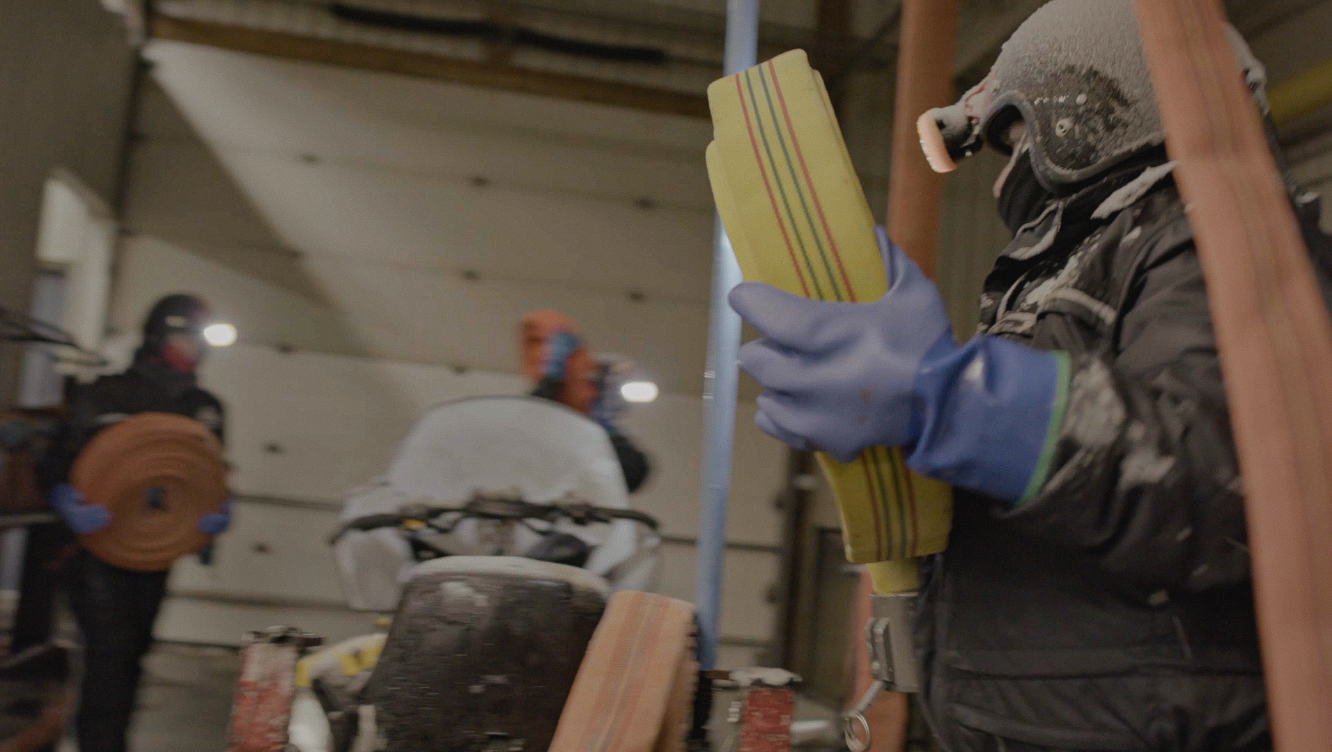 21467 DERUSH 00 08 35 14 Still083